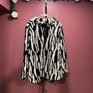 Terra & Sky Women's Plus Size Faux Sherpa Pullover